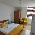 Vila Yza Πανσιόν *