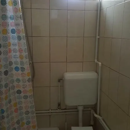 Vila Yza *