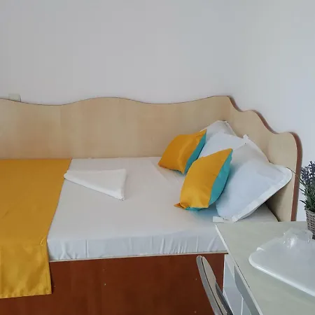 Vila Yza Guest house *