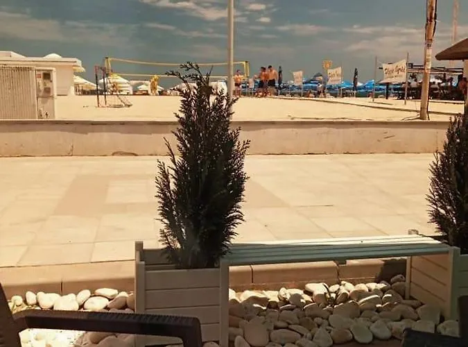 Vila Yza בית הארחה *